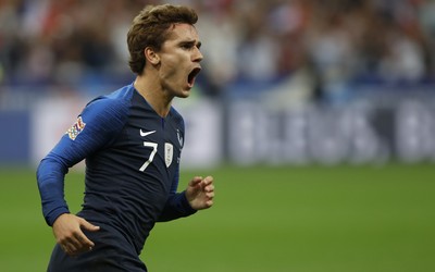 爱游戏体育快讯-三笘薰突破后横传造乌龙